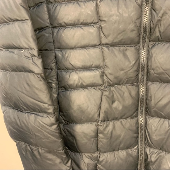 The North Face Quilted Goose Down Front Zipper Puffer Coat - Picture 9 of 13